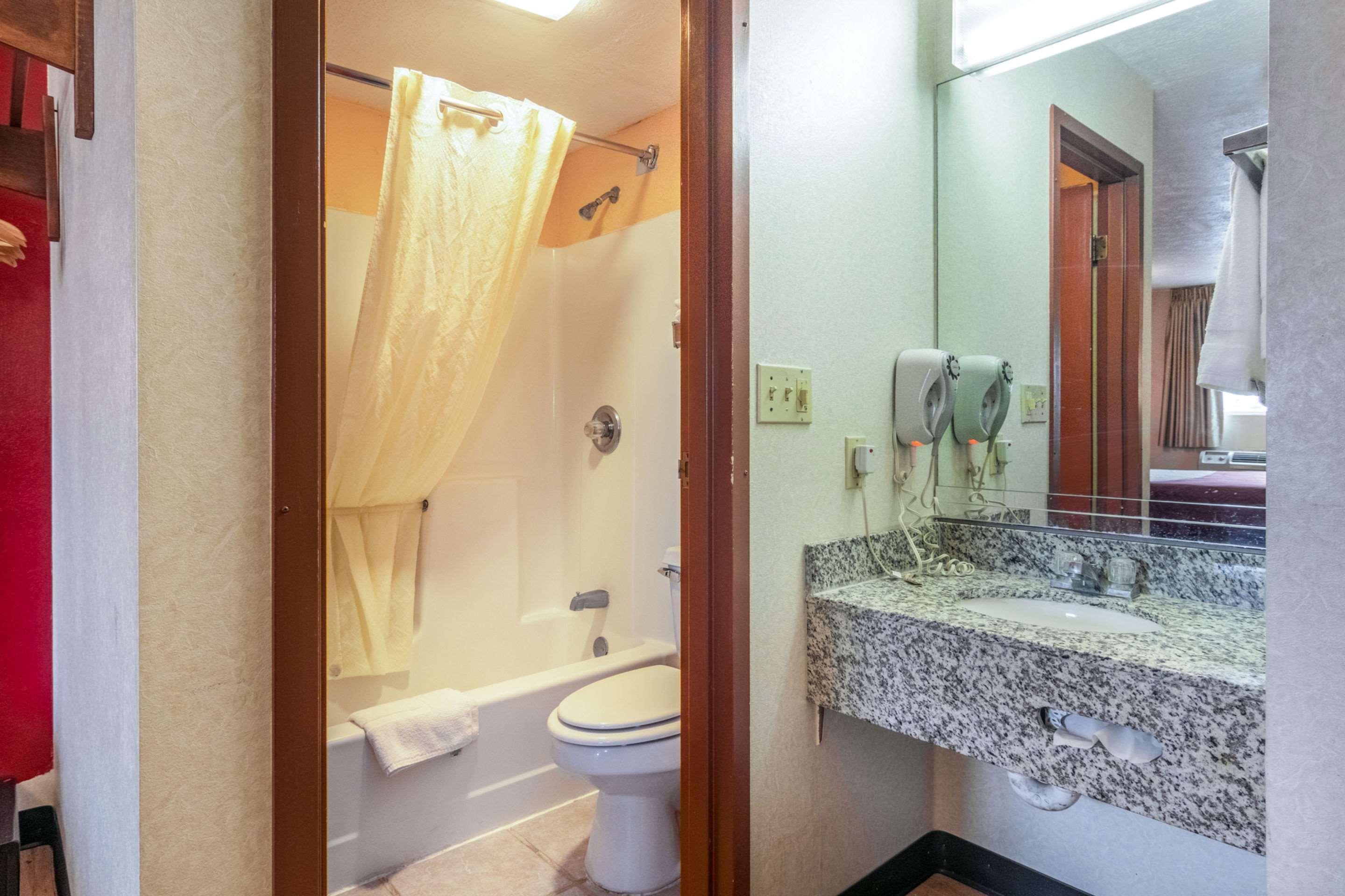 Econo Lodge Kent Ngoại thất bức ảnh